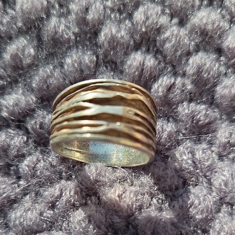 Elegant Silver Textured Ring